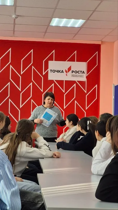 Библиотекарь проводит викторины
