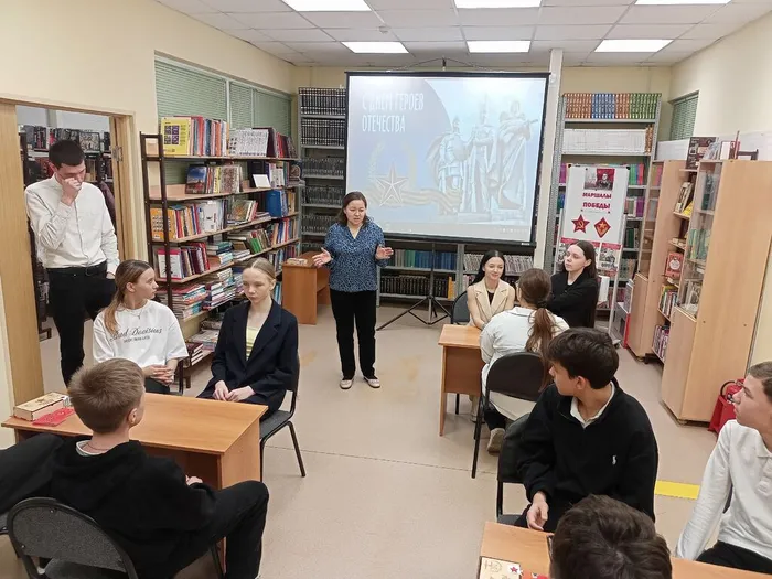 Наталья Георгиевна рассказывает о героях Отечества