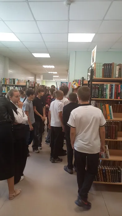 Знакомство старшеклассников с фондом библиотеки