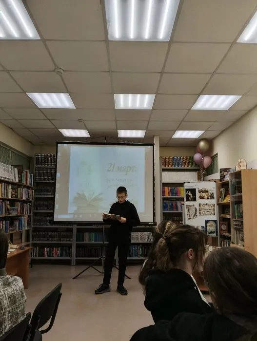 Участники встречи читают стихи