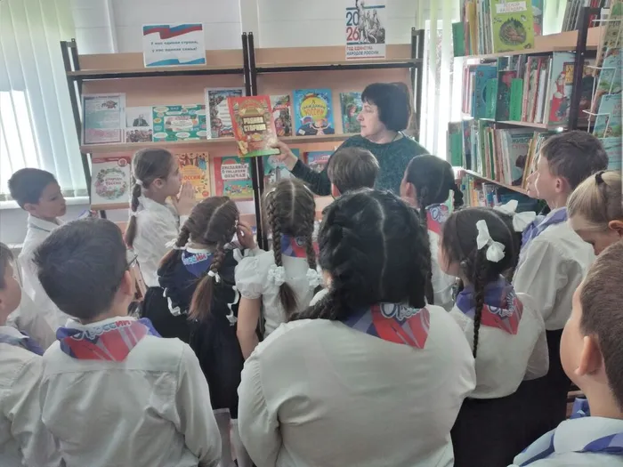 Обзор интерактивной выставки, посвящённой Году единства народов России в Детской библиотеке