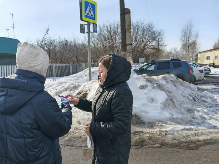 Раздача буклетов жителям села Дубовый Умёт