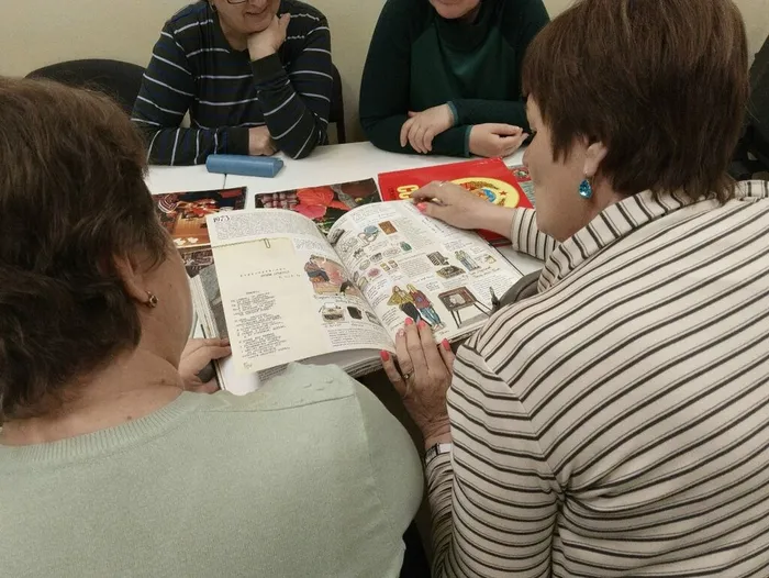 Знакомство с книгами, посвящёнными Первомаю