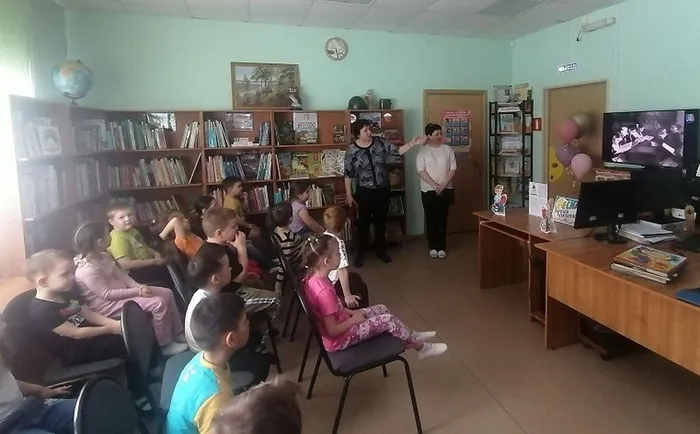 Просмотр видеоролика об истории возникновения праздника в нашей стране