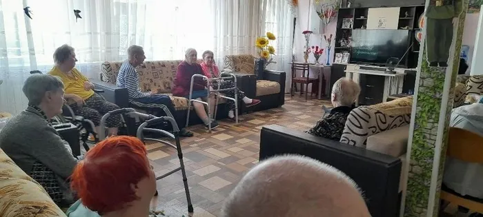 За просмотром видеоролика, посвящённого военным дням