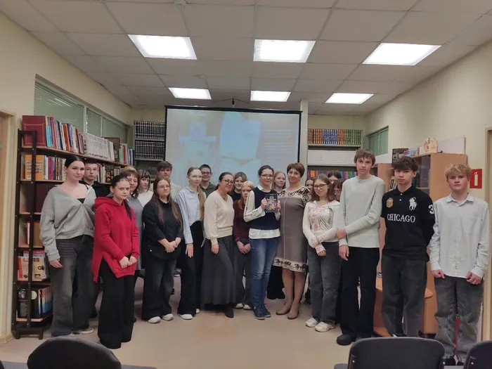 Фото с Элиной и участниками встречи на добрую память