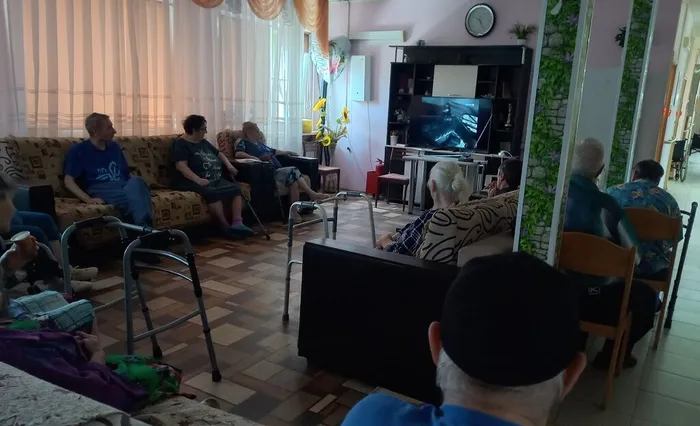 Просмотр фильма в пансионате
